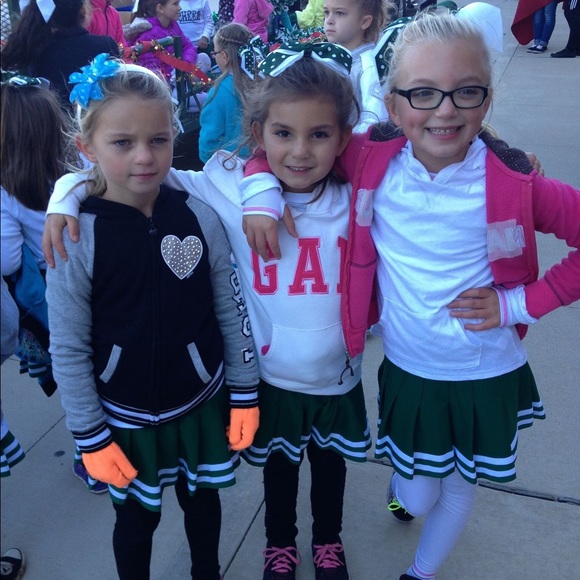 Meet your Posher, Tori - Picture 1 of 1